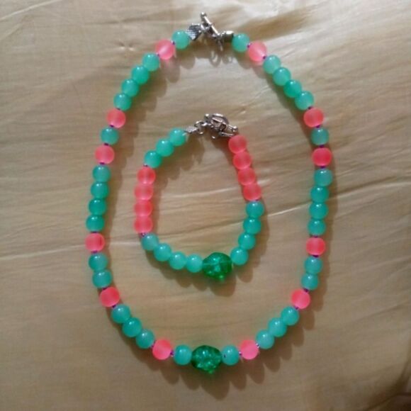 Jade Jewelry set - Picture 1 of 9
